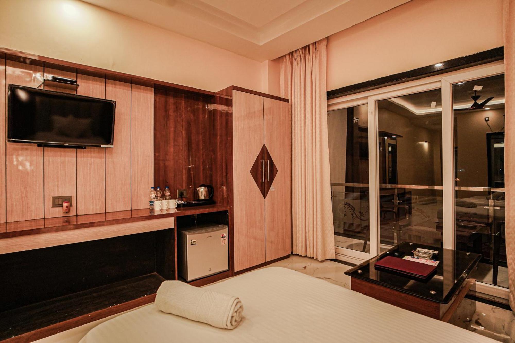 Prasant On Beach Resort !! Lift - Wifi -Restaurant-Parking Facilities-Newly Decorated Room !! Mandarmani Exterior foto