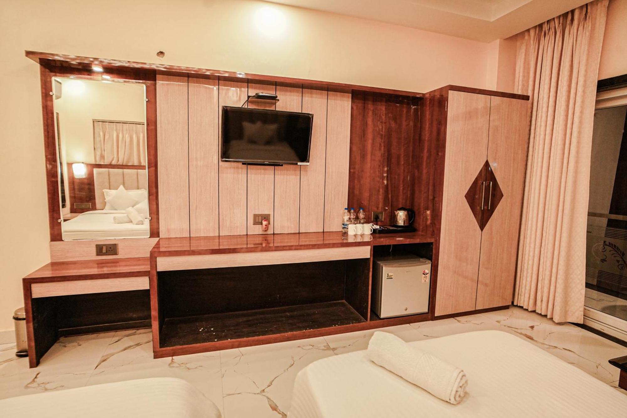 Prasant On Beach Resort !! Lift - Wifi -Restaurant-Parking Facilities-Newly Decorated Room !! Mandarmani Exterior foto