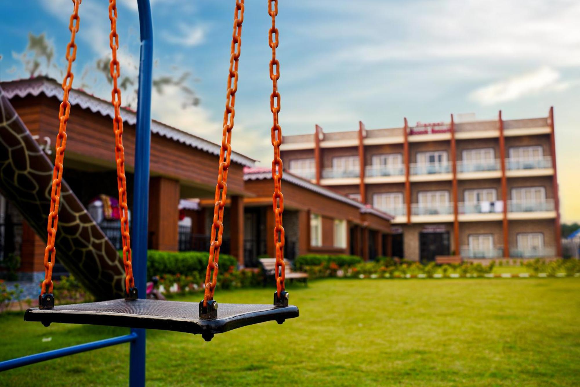 Prasant On Beach Resort !! Lift - Wifi -Restaurant-Parking Facilities-Newly Decorated Room !! Mandarmani Exterior foto